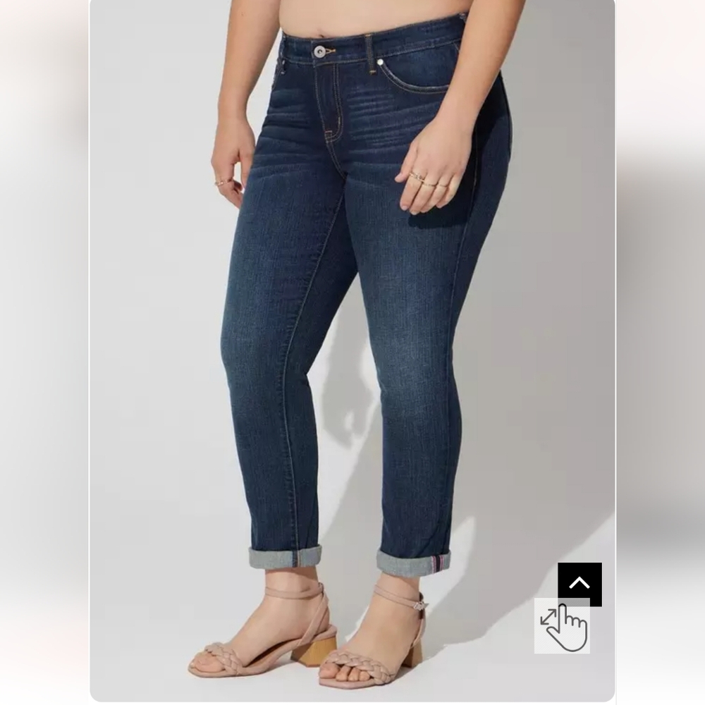 Torrid EXTRA SHORT Boyfriend Straight Vintage Stretch Mid-Rise Jean - Picture 2 of 6